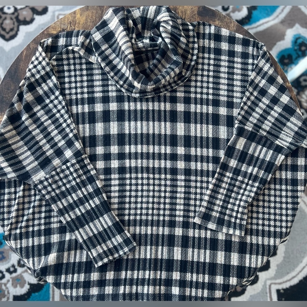 Lane Bryant | ladies plus, oversize turtleneck shirt. Size: 18/20